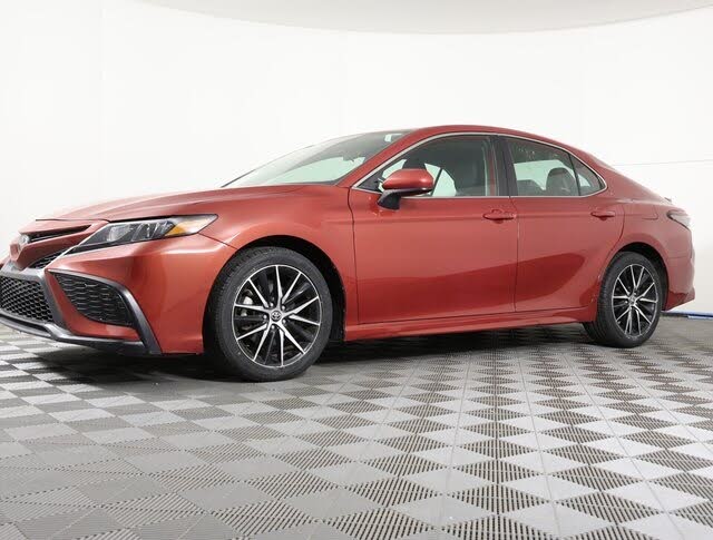 2021 Toyota Camry SE FWD