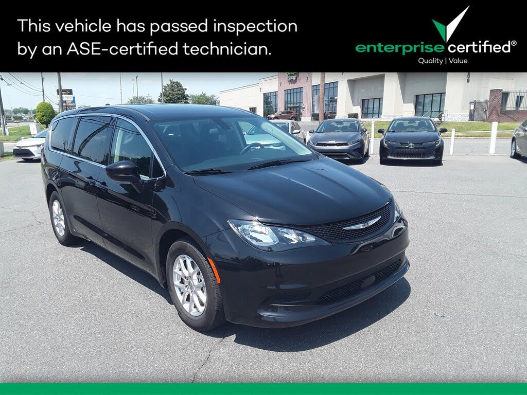 2022 Chrysler Voyager LX FWD