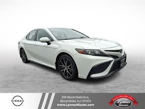 Toyota Camry SE FWD