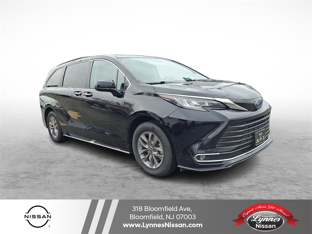 2023 Toyota Sienna XLE 7-Passenger FWD