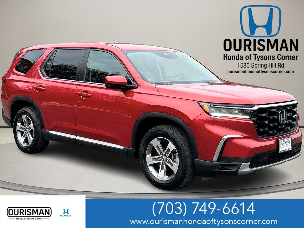 2024 Honda Pilot EX-L FWD with Captains Chairs