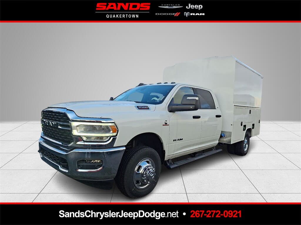 2024 RAM 3500 Chassis SLT Crew Cab LB DRW 4WD