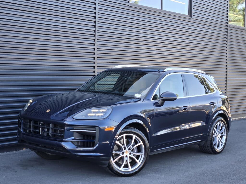 2025 Porsche Cayenne AWD