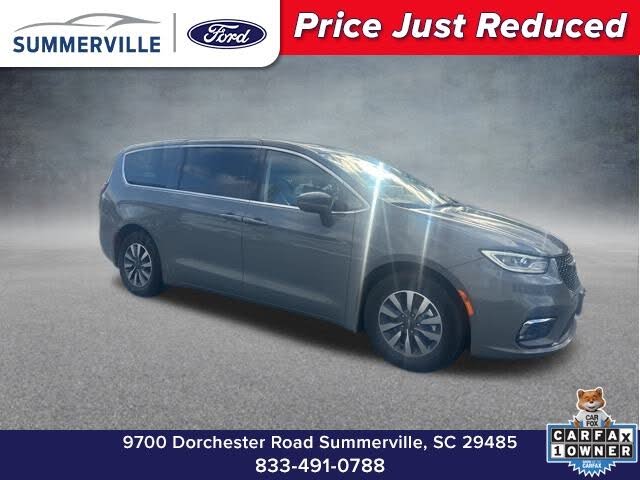 2022 Chrysler Pacifica Hybrid Touring L FWD
