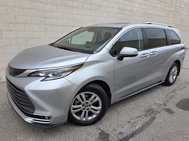 2022 Toyota Sienna Platinum 7-Passenger AWD