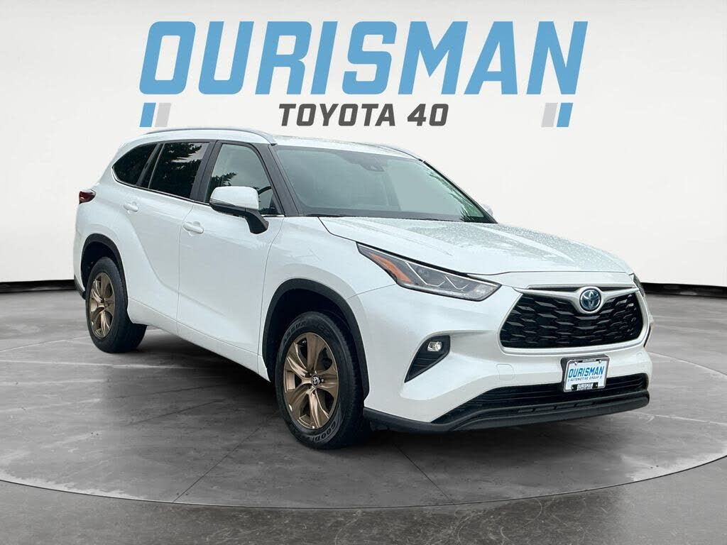 2023 Toyota Highlander Hybrid Bronze Edition FWD