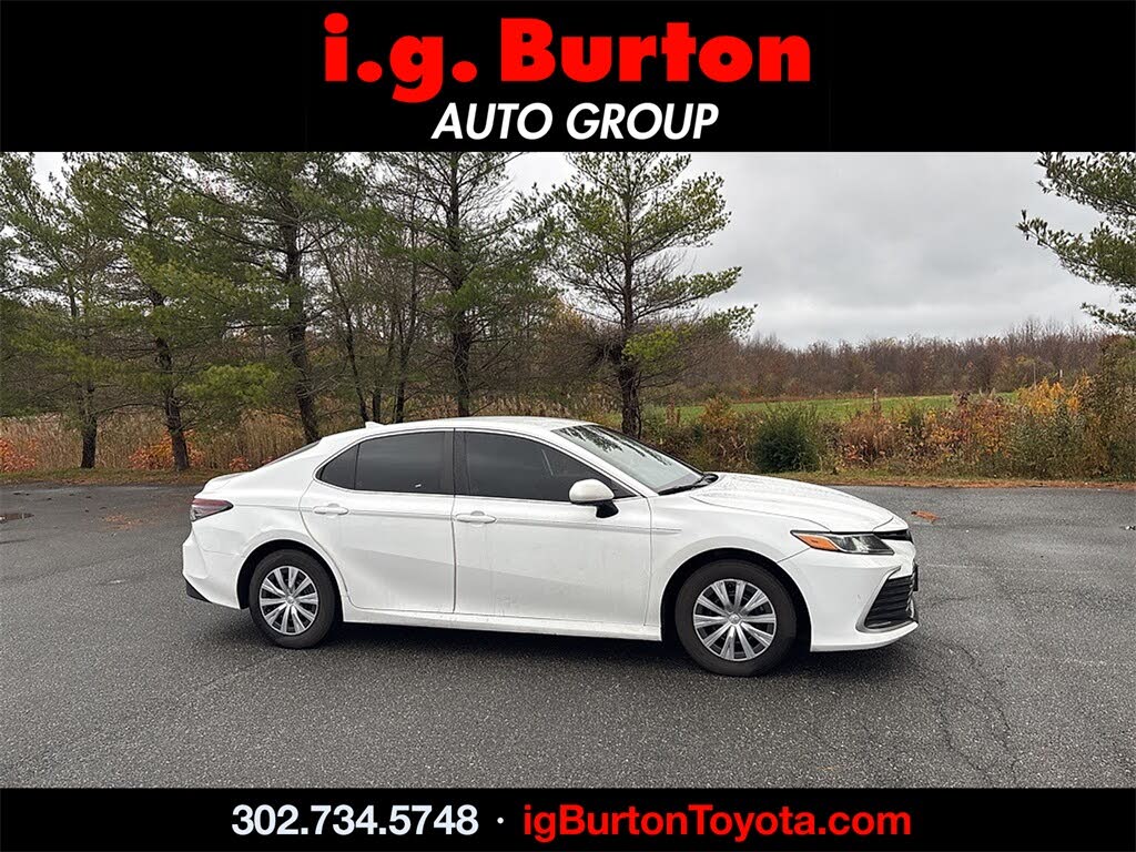 2022 Toyota Camry Hybrid LE FWD