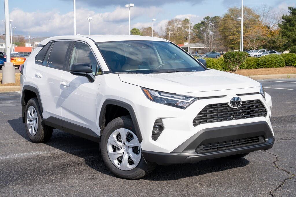 2025 Toyota RAV4 LE FWD