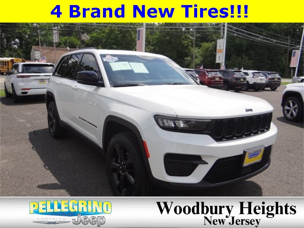 2022 Jeep Grand Cherokee Altitude 4WD