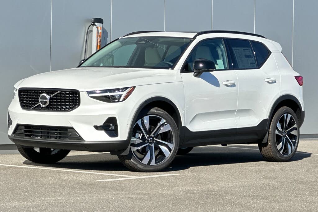 2026 Volvo XC40 B5 Ultra AWD