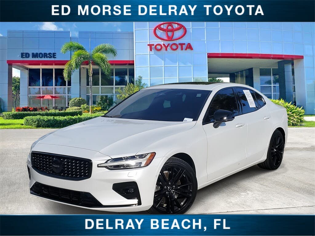 2023 Volvo S60 B5 Plus Black Edition FWD