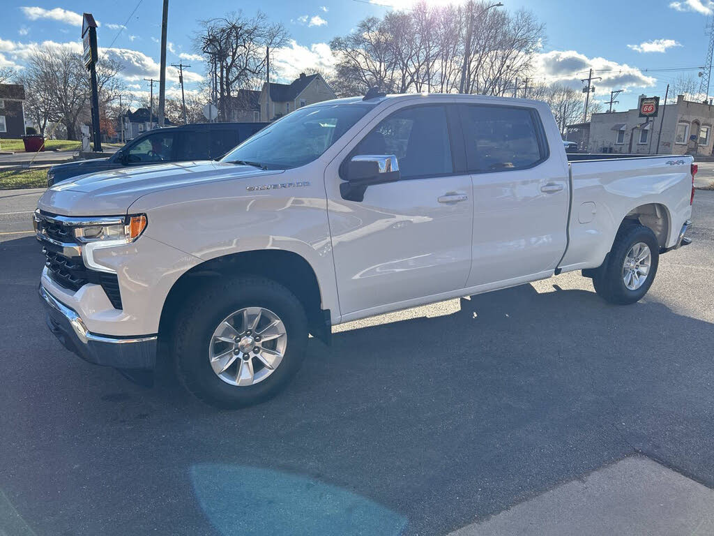 2025 Chevrolet Silverado 1500 LT Crew Cab 4WD