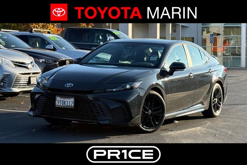 2025 Toyota Camry SE FWD