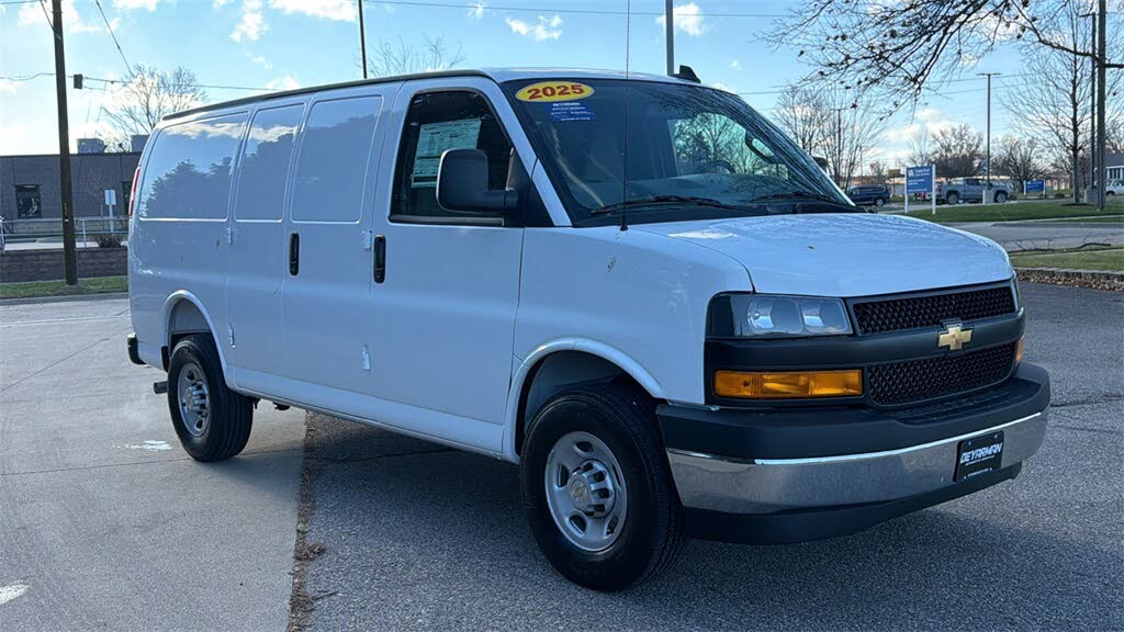 2025 Chevrolet Express Cargo 2500 RWD