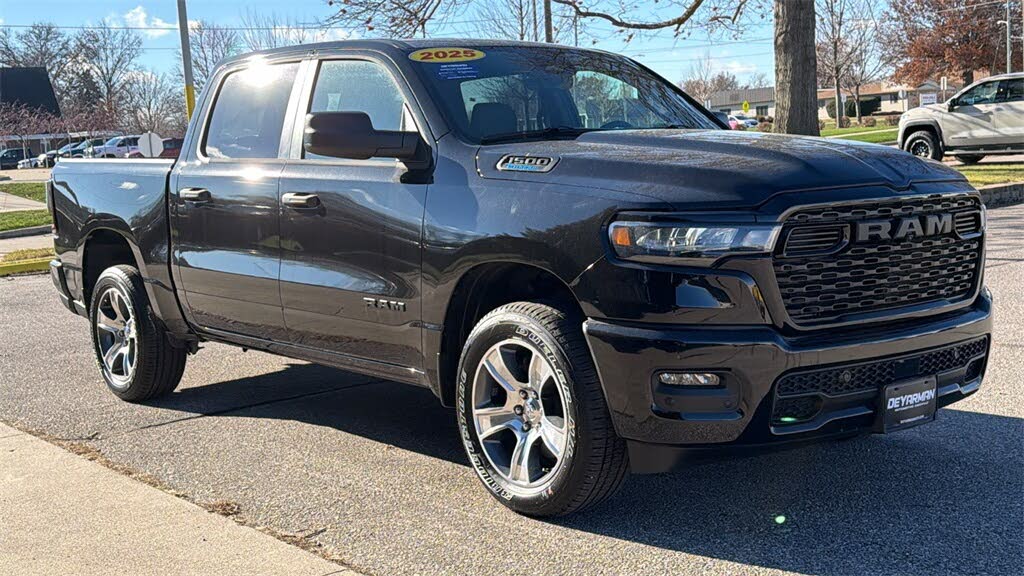 2025 RAM 1500 Tradesman Crew Cab 4WD