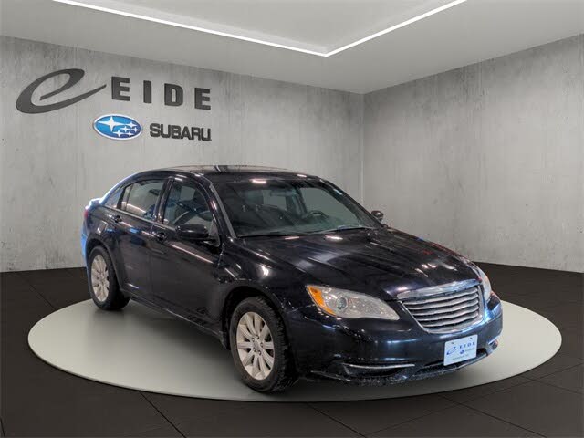 2012 Chrysler 200 Touring Sedan FWD