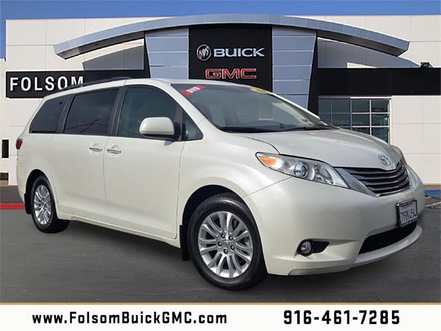 2017 Toyota Sienna XLE 7-Passenger Auto Access Seat FWD