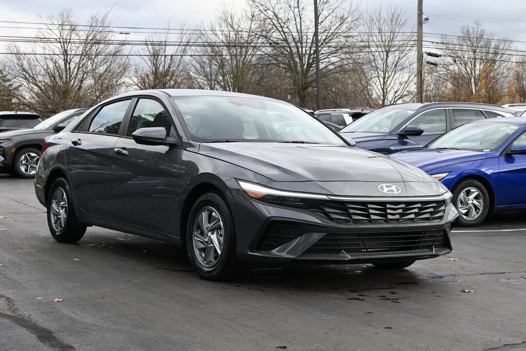 2026 Hyundai Elantra SE FWD