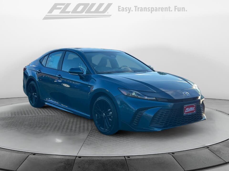 2026 Toyota Camry SE FWD