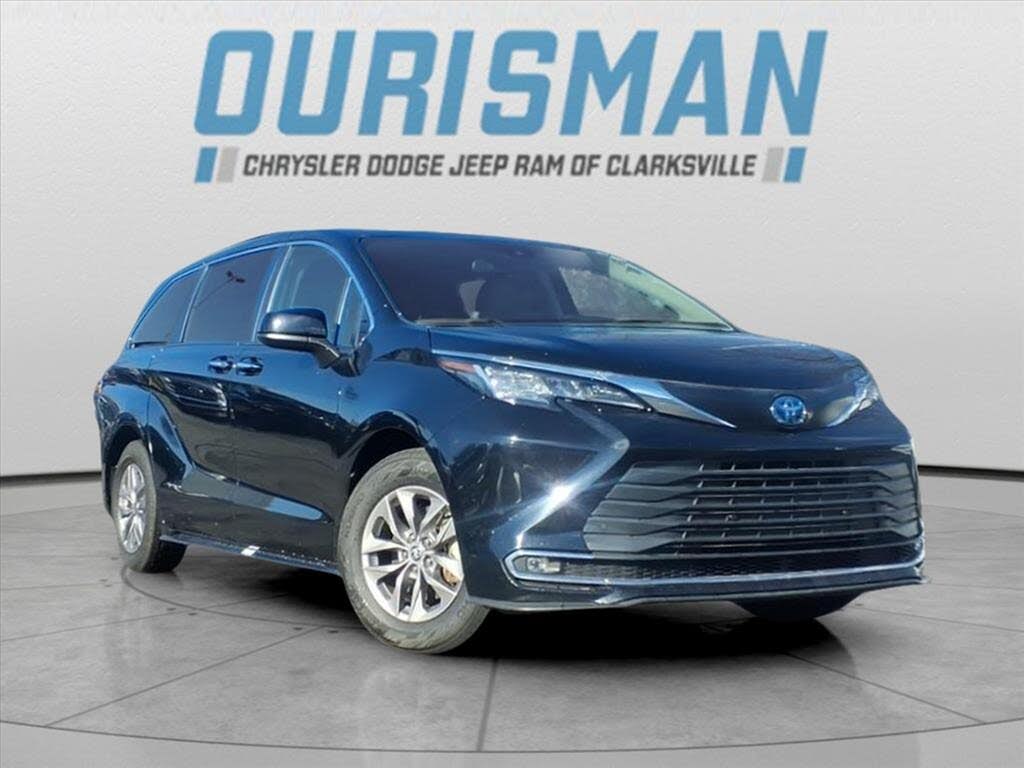 2023 Toyota Sienna XLE 7-Passenger FWD