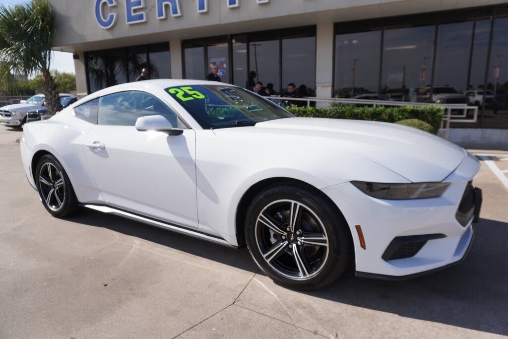2025 Ford Mustang EcoBoost Fastback RWD