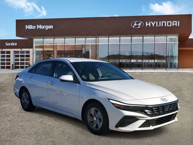 2024 Hyundai Elantra SE FWD