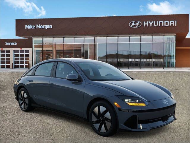 2025 Hyundai Ioniq 6 SE RWD