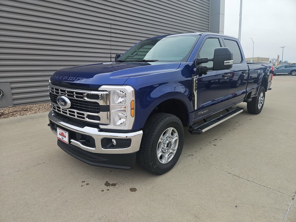 2026 Ford F-350 Super Duty XLT Crew Cab 4WD