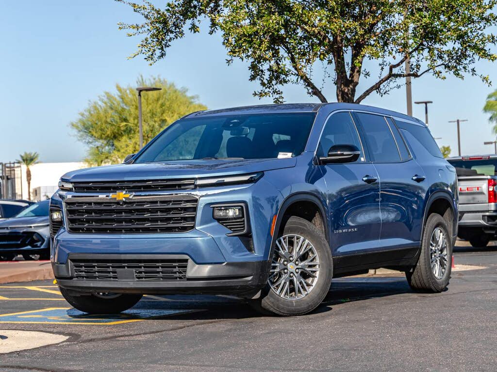 2024 Chevrolet Traverse LS FWD