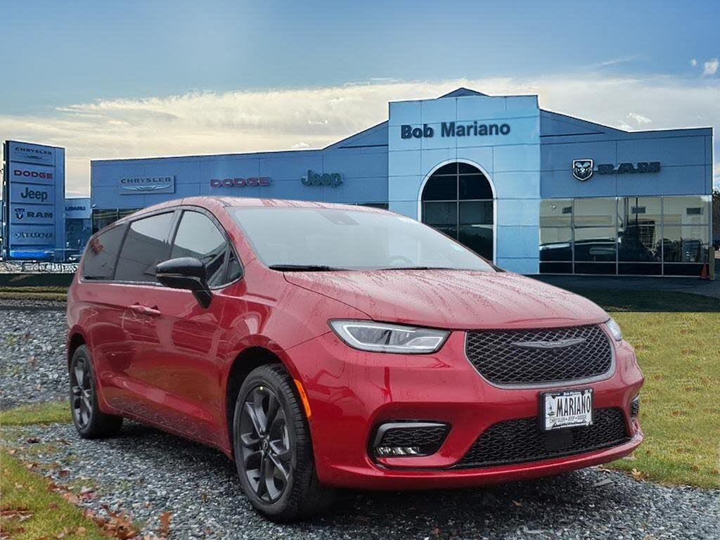 2026 Chrysler Pacifica Select AWD