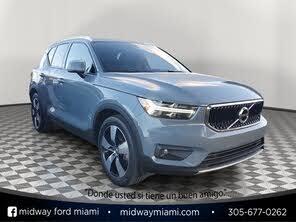 Volvo XC40 T5 Momentum AWD