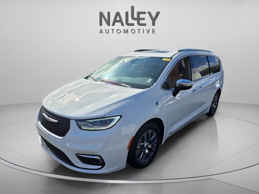 2023 Chrysler Pacifica Hybrid Pinnacle FWD