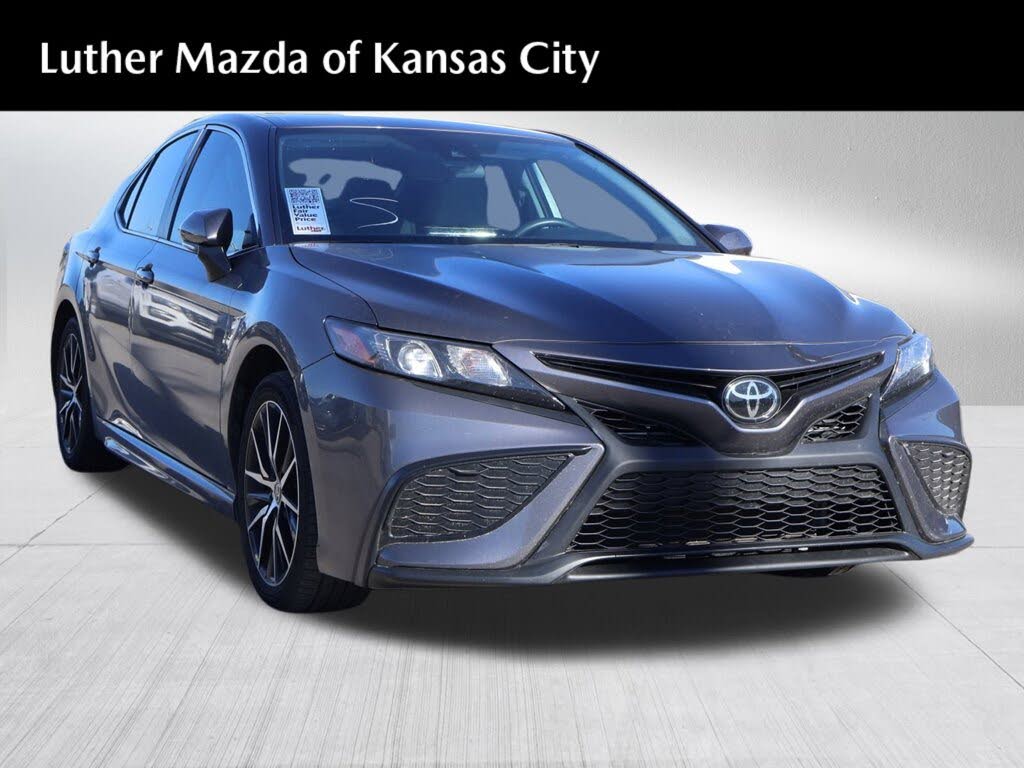 2024 Toyota Camry SE FWD