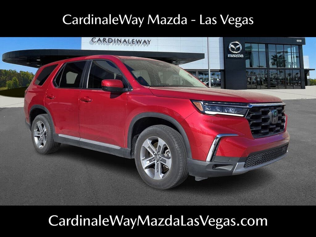 2023 Honda Pilot EX-L AWD with Captains Chairs