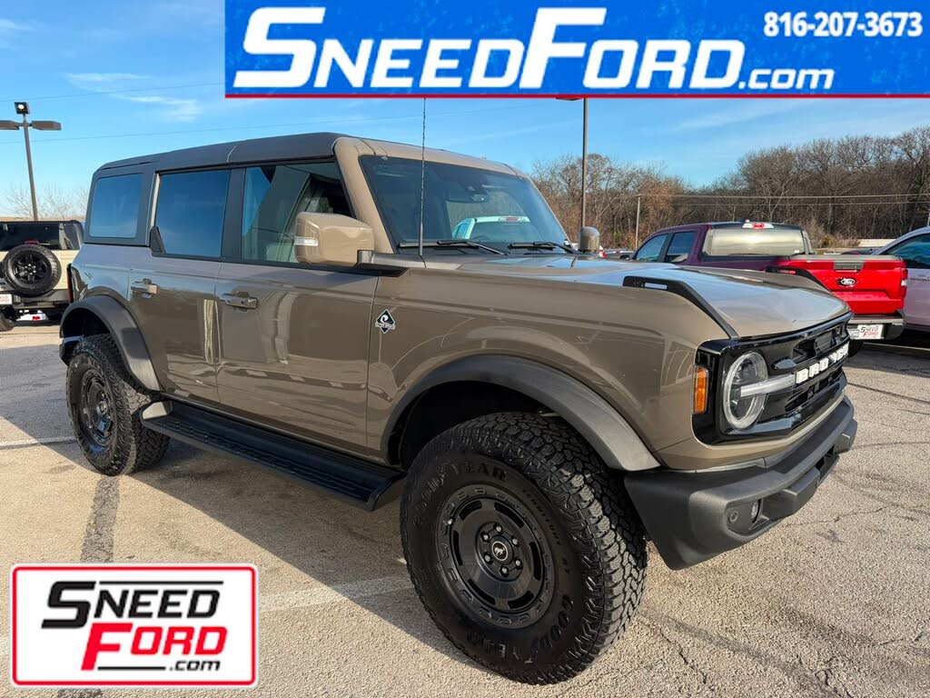 2025 Ford Bronco Outer Banks 4-Door 4WD