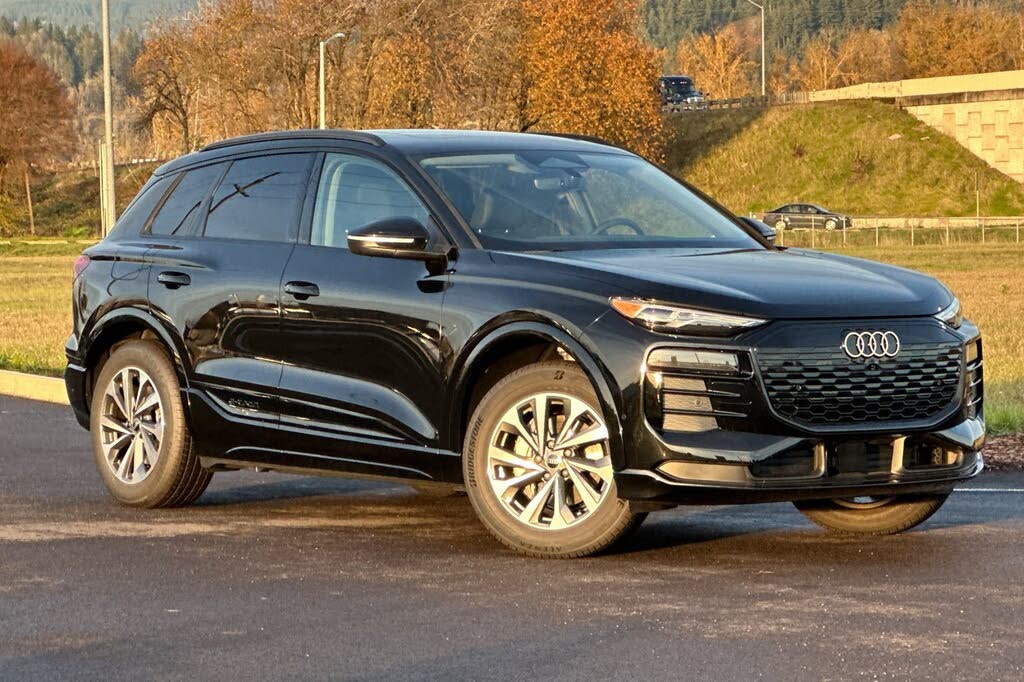 2025 Audi Q6 e-tron quattro Premium