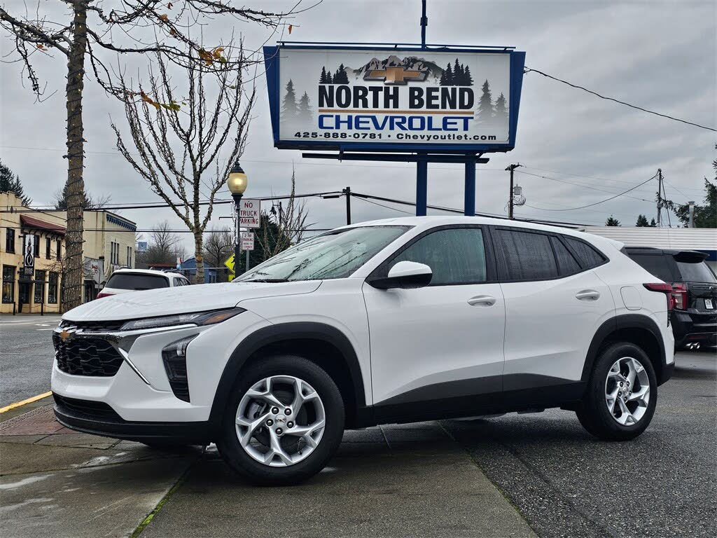 2026 Chevrolet Trax LS FWD