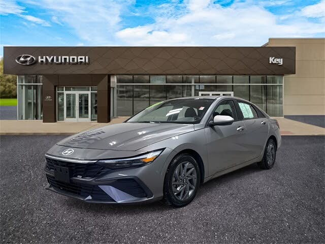 2024 Hyundai Elantra SEL FWD