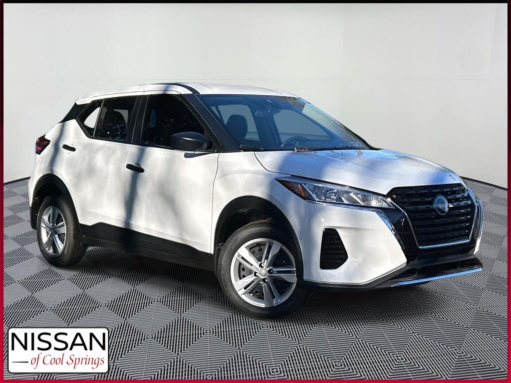 2025 Nissan Kicks Play S FWD