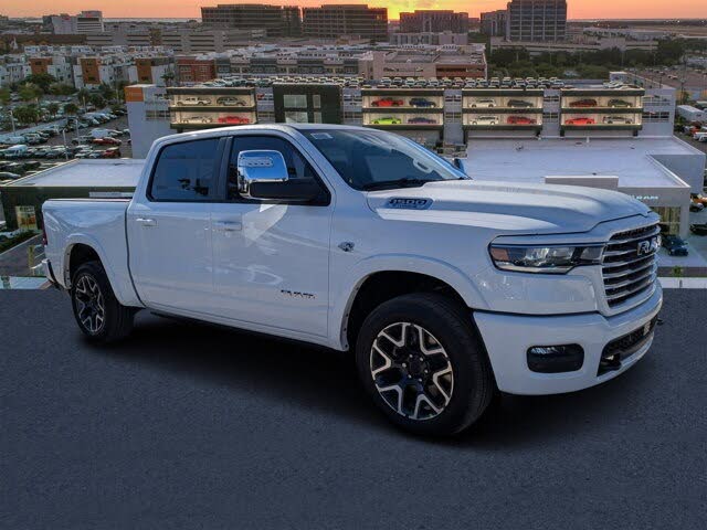 2026 RAM 1500 Laramie Crew Cab 4WD