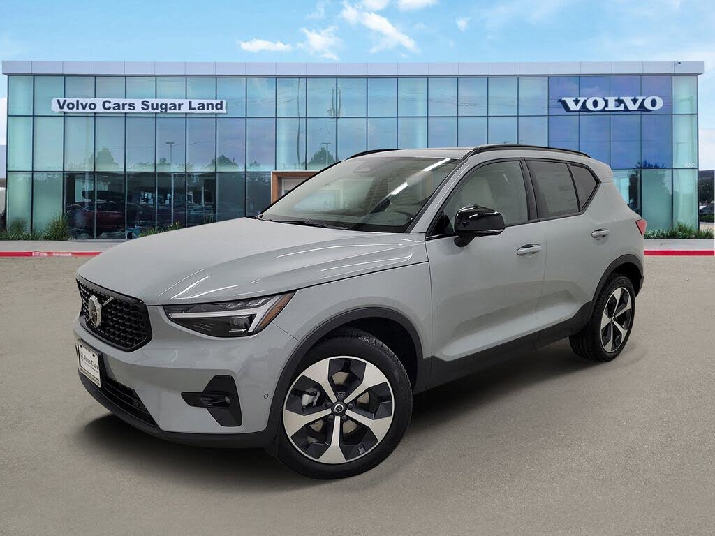 2026 Volvo XC40 B5 Plus AWD