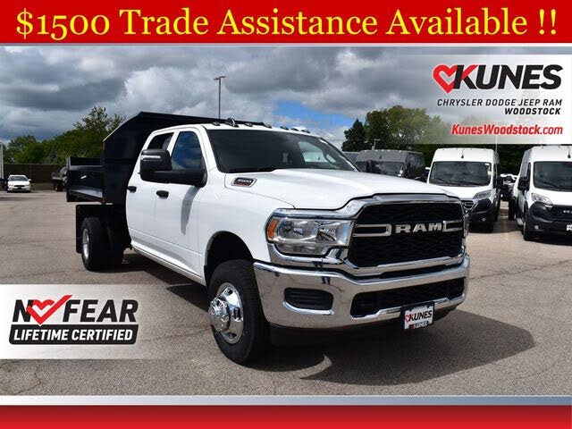 2024 RAM 3500 Chassis Tradesman Crew Cab LB DRW 4WD