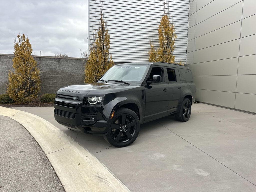 2025 Land Rover Defender 130 P400 X-Dynamic SE AWD