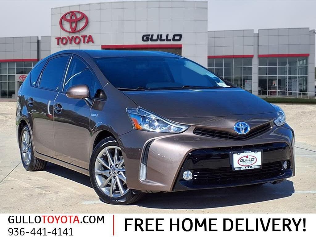 2017 Toyota Prius v Five FWD