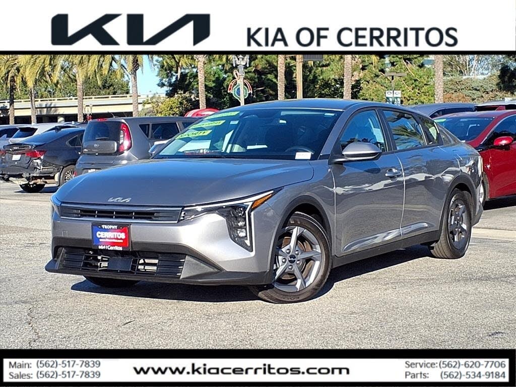 2025 Kia K4 LXS FWD