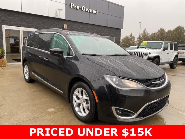 2017 Chrysler Pacifica Touring L FWD