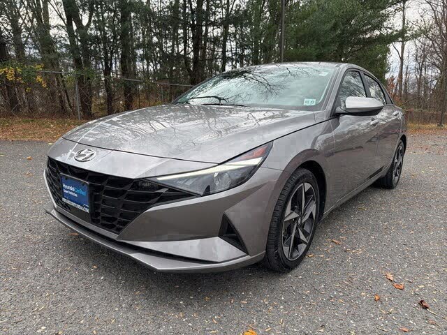 2023 Hyundai Elantra SEL FWD