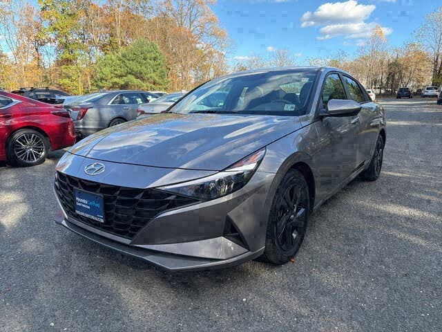 2023 Hyundai Elantra SEL FWD