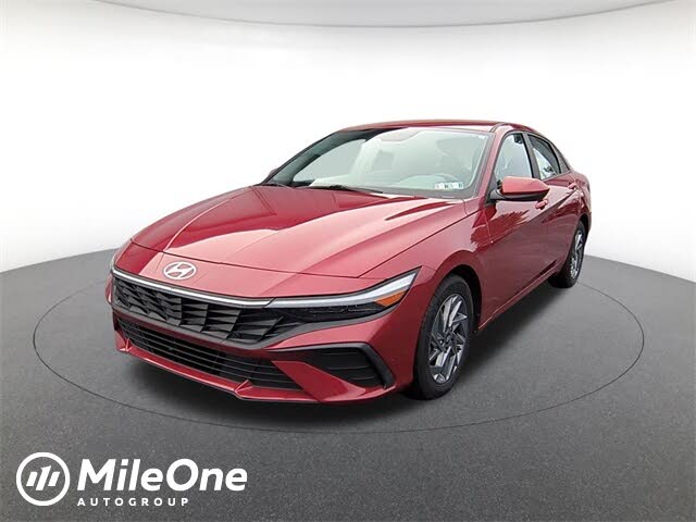 2024 Hyundai Elantra SEL FWD