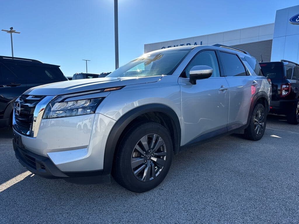 2025 Nissan Pathfinder SV 4WD